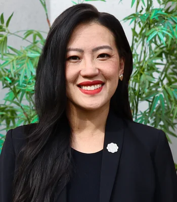 Portrait of My Lou Vang, Agent.